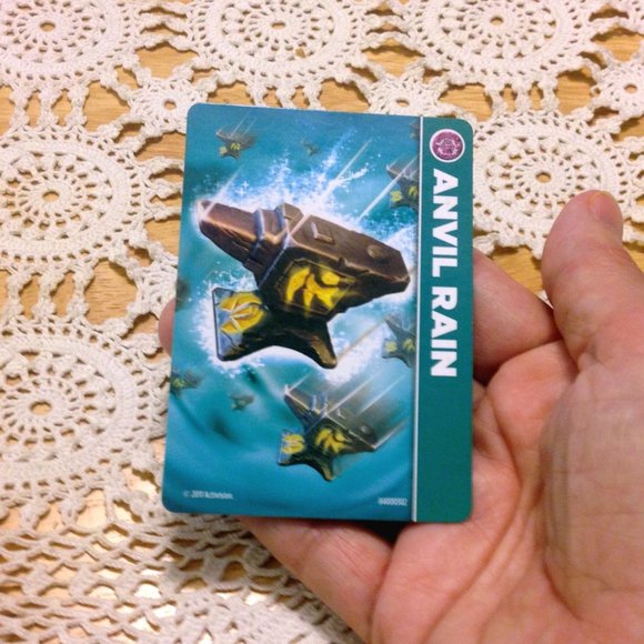 Skylanders Spyro’s Adventure Anvil Rain Figure and collectors card - Picture 7 of 9